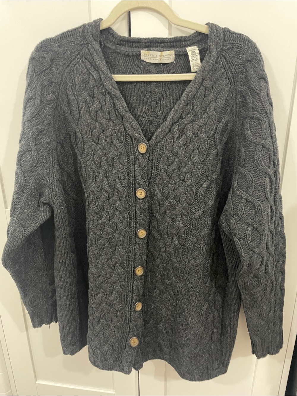 Vintage Valerie Steven’s Women’s Cable Knit 100% Lambswool Cardigan Sweater L